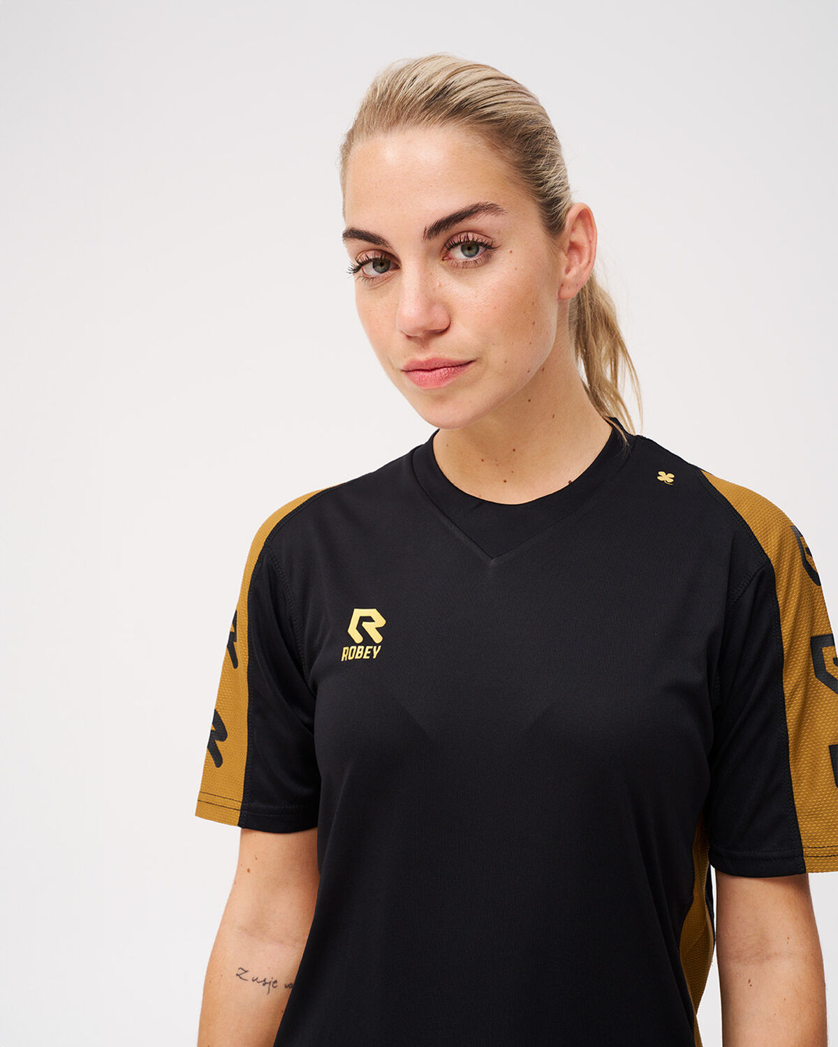 Performance Shirt, Black/Gold, hi-res