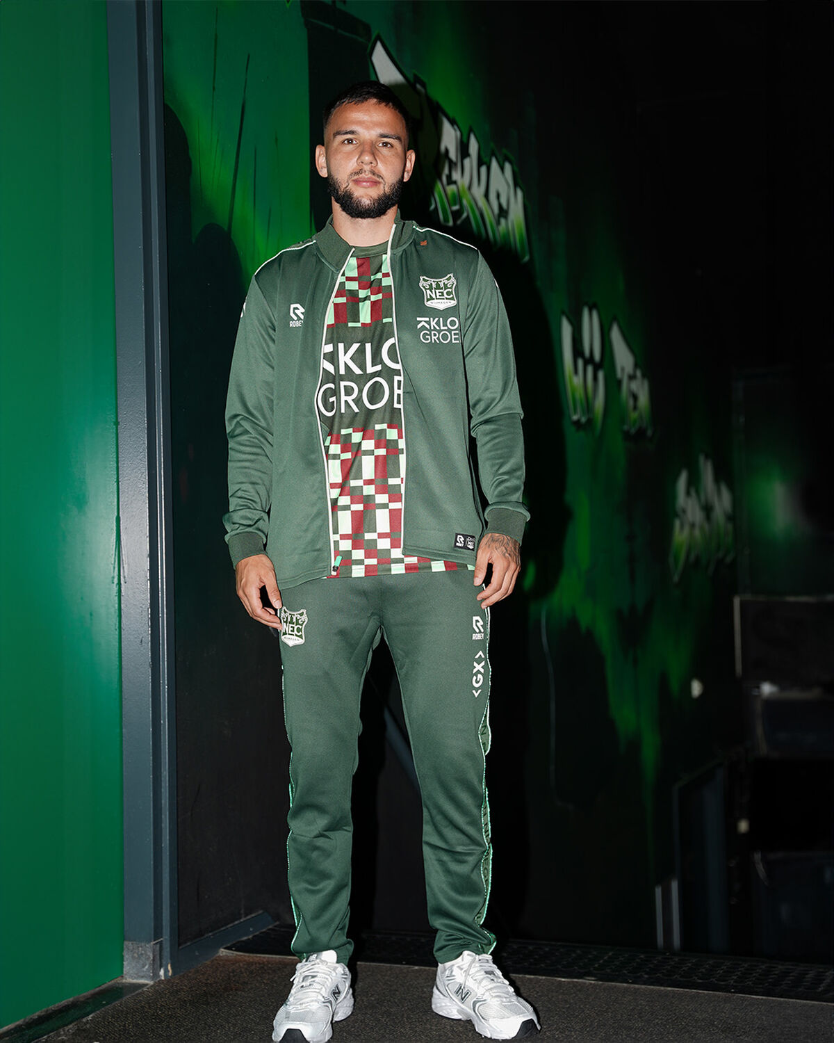 N.E.C. Warm Up Pants 23/24, Dark Green, hi-res